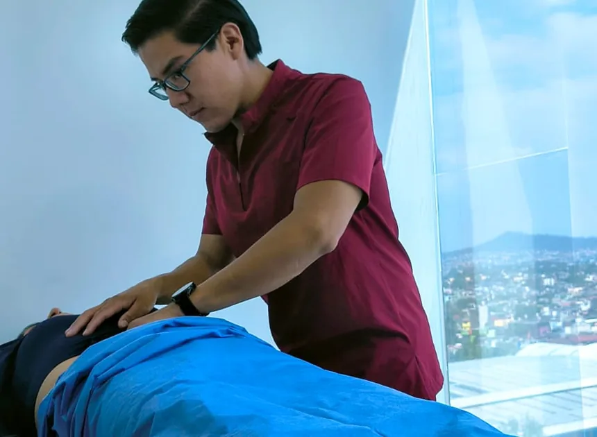 Dr. Sánchez — formación en el CMN Siglo XXI